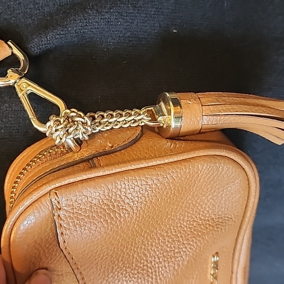 Michael Kors cross body Camera bag. - Picture 4 of 8